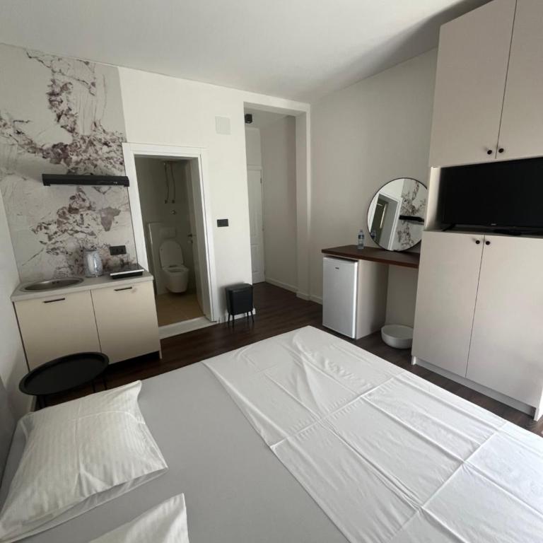 Lola Guest House - Standardni Studio - 2