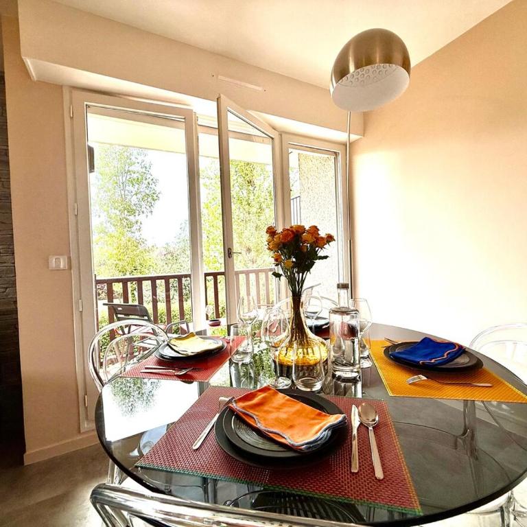 Le Prisme - Two-Bedroom Apartment - 5