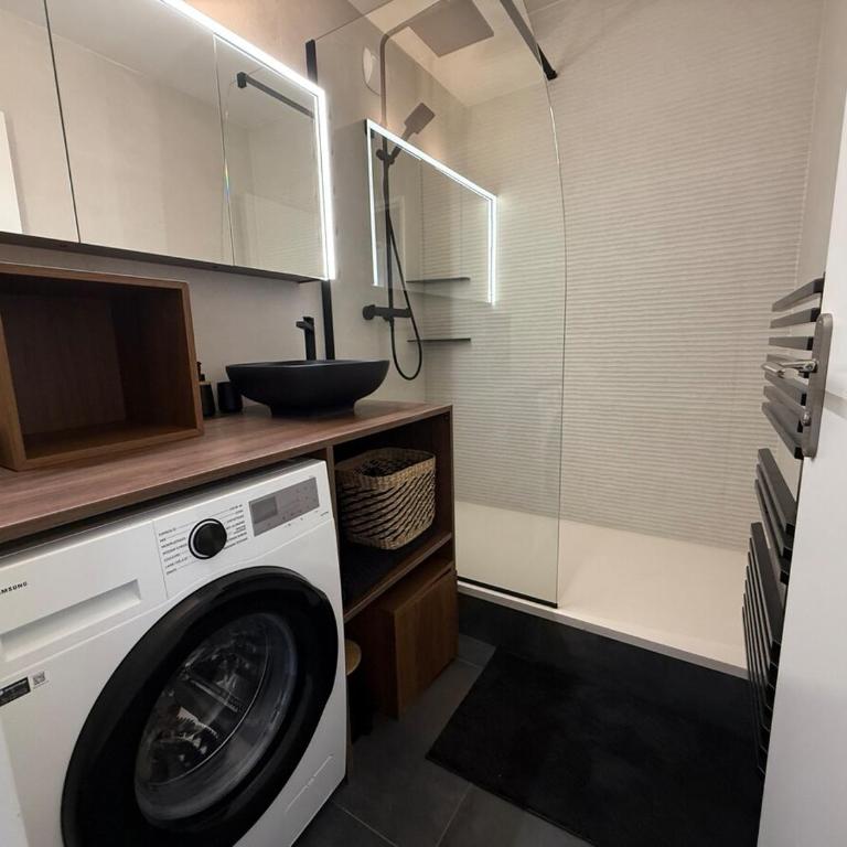 Le Prisme - Two-Bedroom Apartment - 11