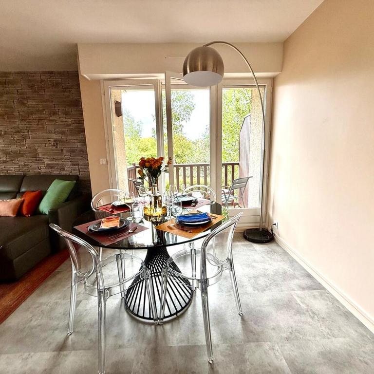 Le Prisme - Two-Bedroom Apartment - 12