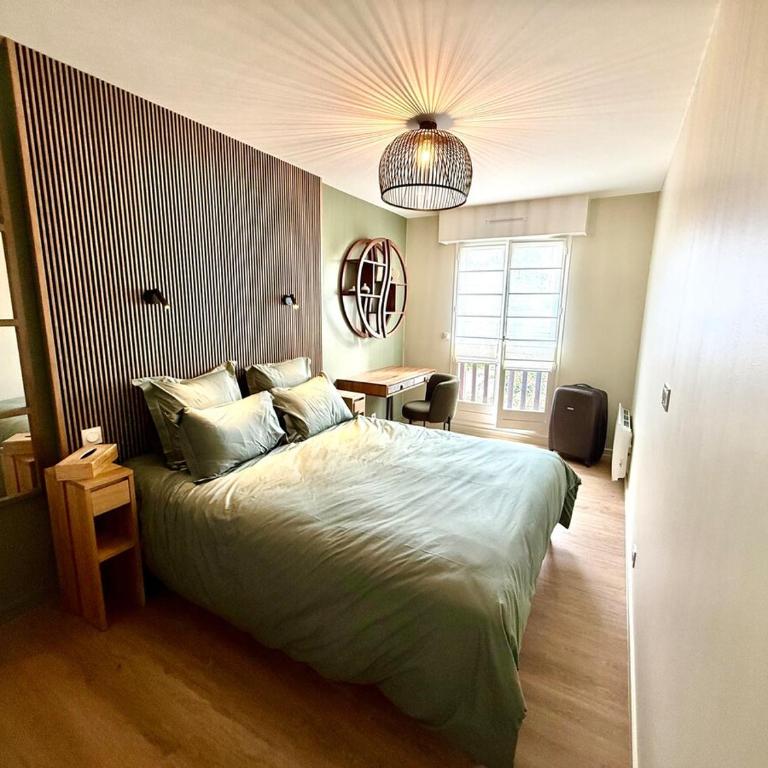Le Prisme - Two-Bedroom Apartment - 15