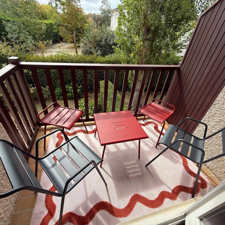 Le Prisme - Two-Bedroom Apartment - 17