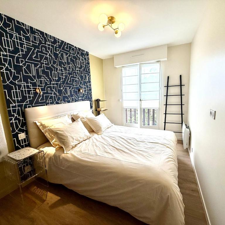 Le Prisme - Two-Bedroom Apartment - 22