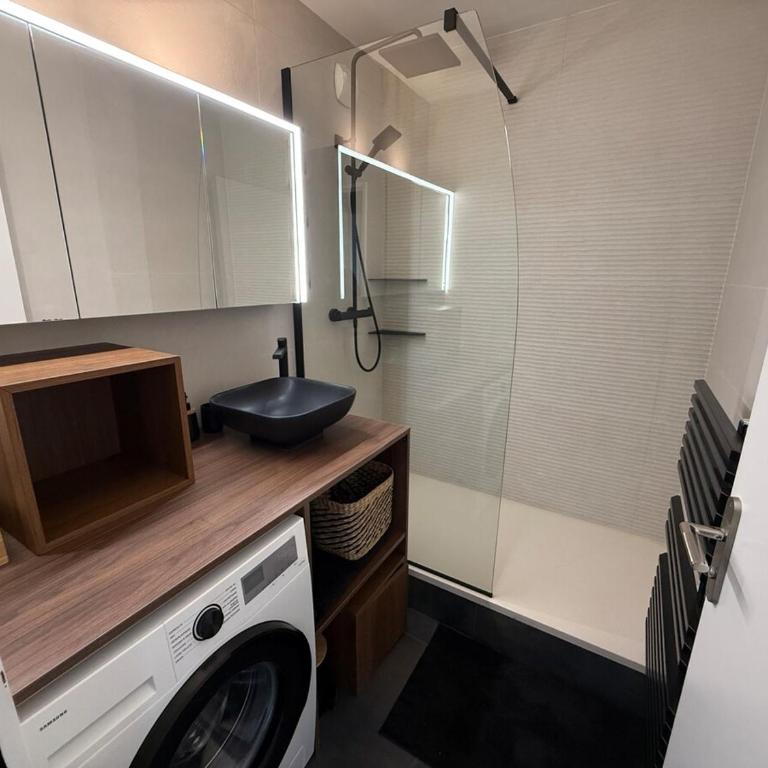 Le Prisme - Two-Bedroom Apartment - 23