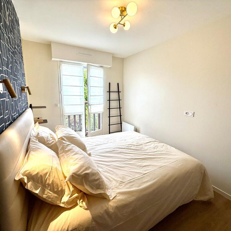 Le Prisme - Two-Bedroom Apartment - 33