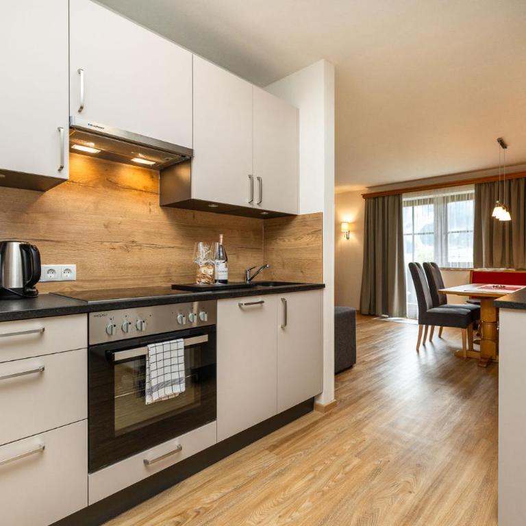 Pension Kreuzer - Two-Bedroom Apartment with Balcony - 1