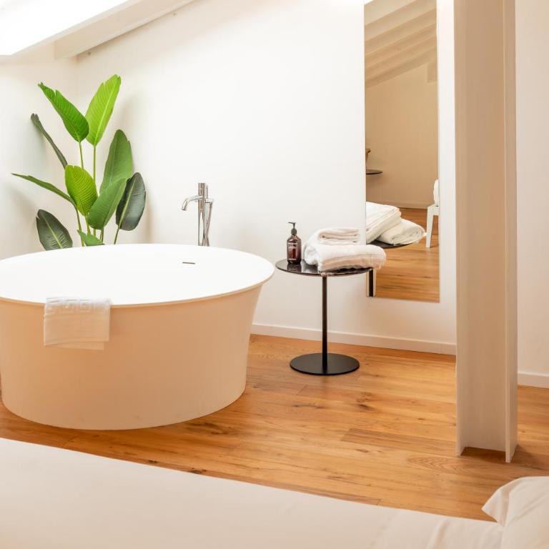 Palazzo Sant' Agostino - Natural Comfort by THE FIRST - Duplex Suite - 1