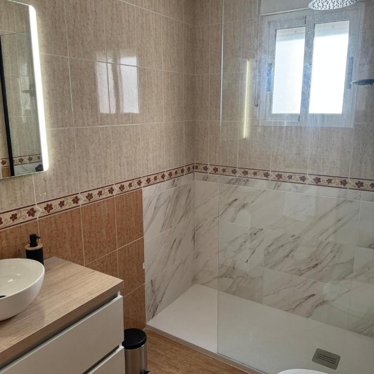 Sunny South Terrace - Brand-New Apartment - Appartamento con 2 Camere da Letto - 8