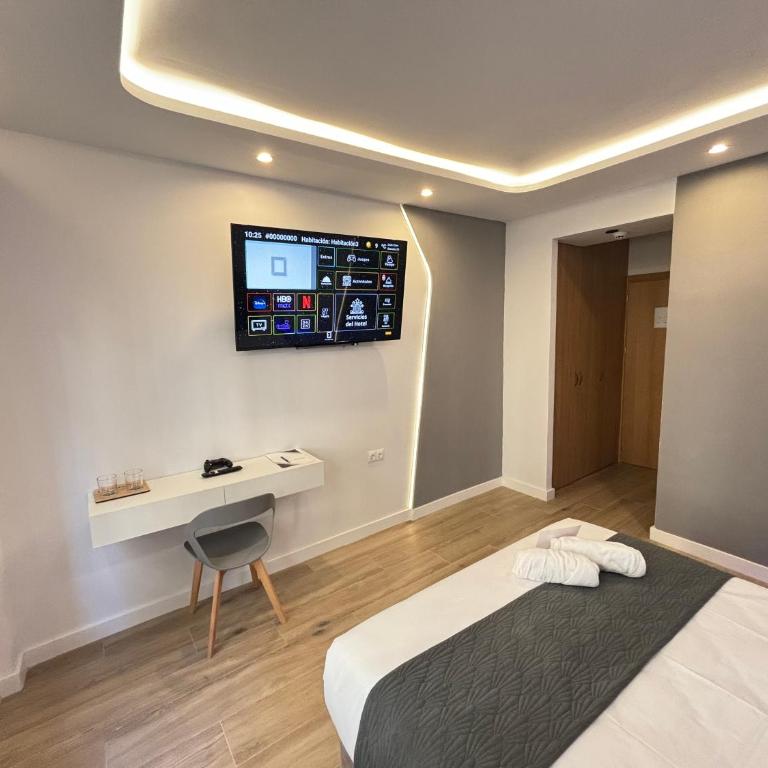 Hotel Almona - Double Room - 12