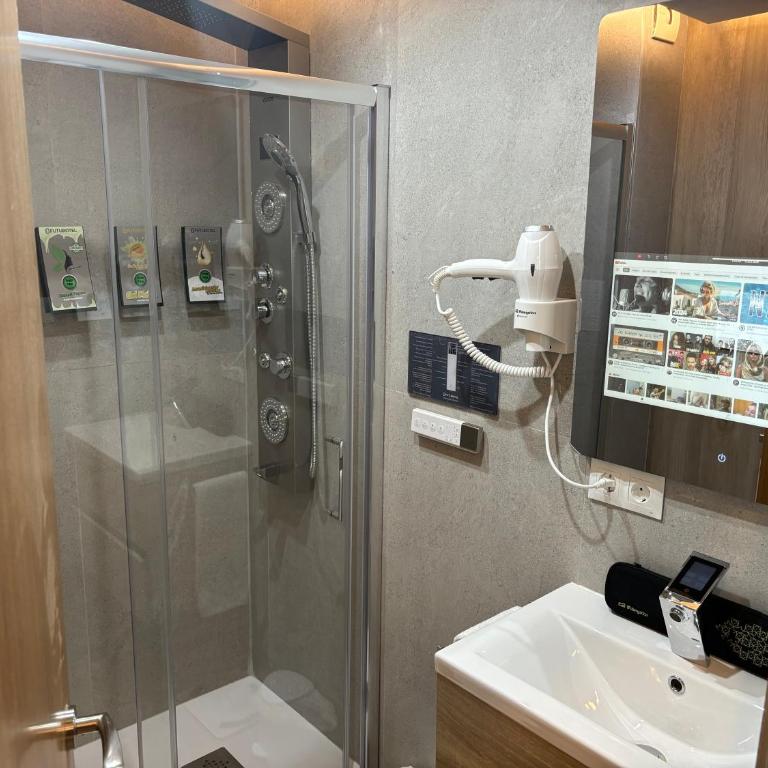 Hotel Almona - Double Room - 28