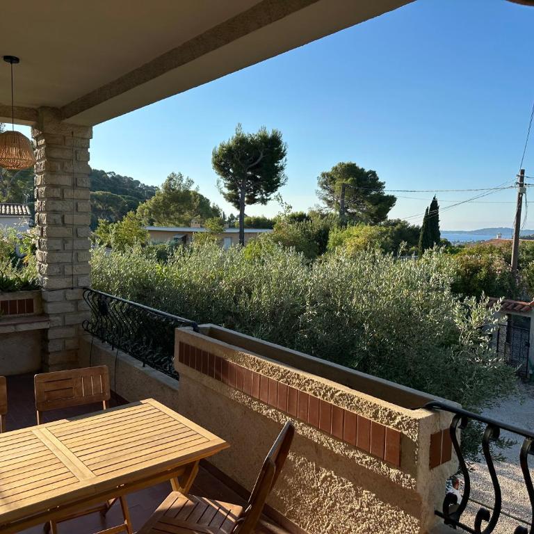 Haut de Villa classé 3 étoiles de 90m2, terrasse vue mer, plages à 5min - Appartement 3 Chambres - 1