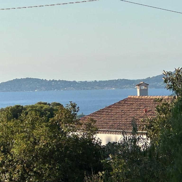 Haut de Villa classé 3 étoiles de 90m2, terrasse vue mer, plages à 5min - Appartement 3 Chambres - 24
