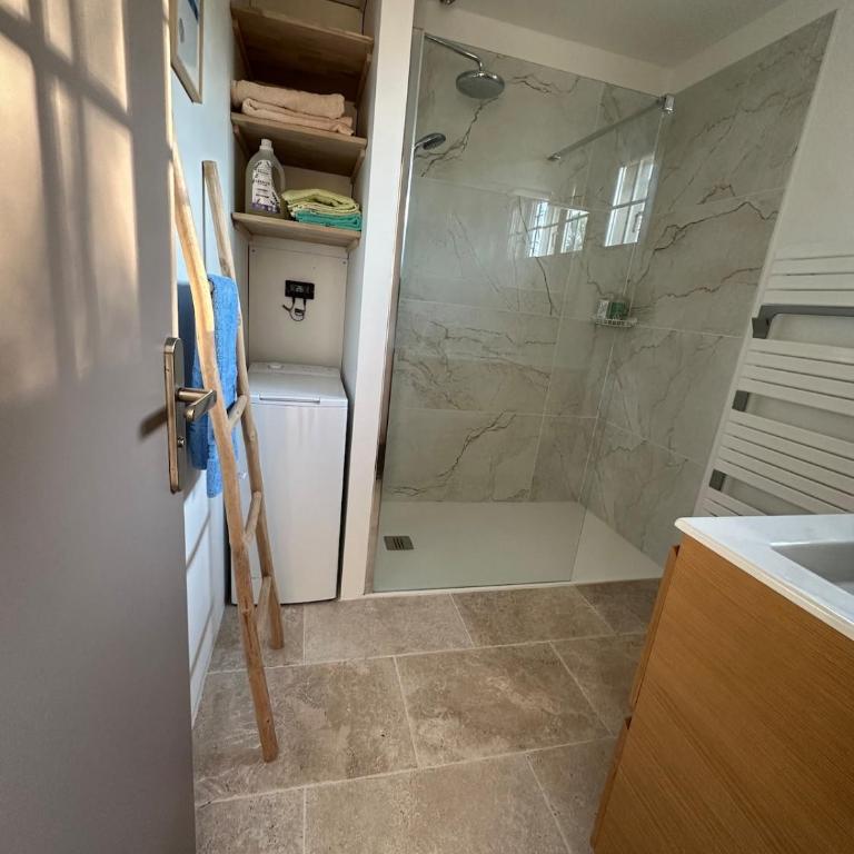 Haut de Villa classé 3 étoiles de 90m2, terrasse vue mer, plages à 5min - Appartement 3 Chambres - 19