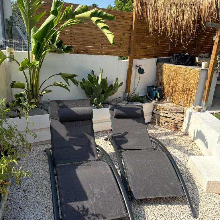 Magnifique Duplex - jardin - vue mer Plage et Sanary à pied - One-Bedroom Apartment - 17