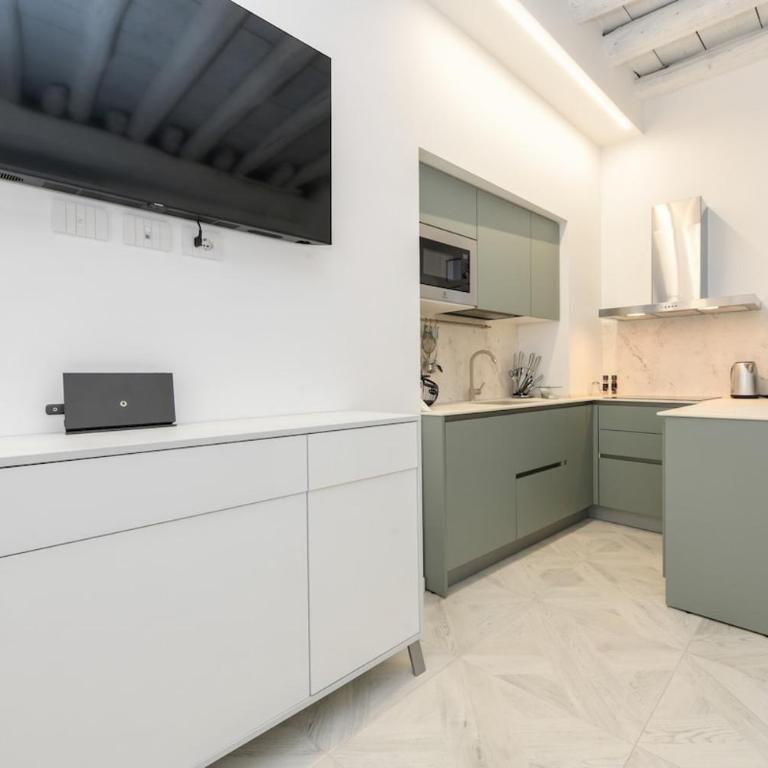 Lakefront and downtown within walking distance! - Two-Bedroom Apartment - 23