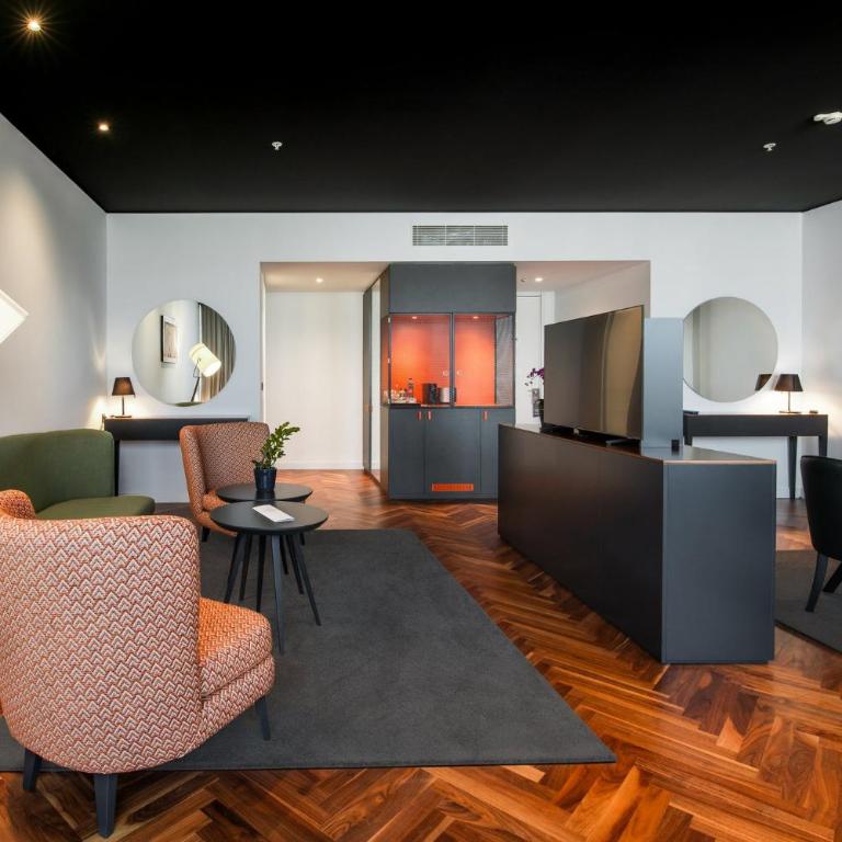 Crowne Plaza Podgorica by IHG - Diplomatic King Suite - 3