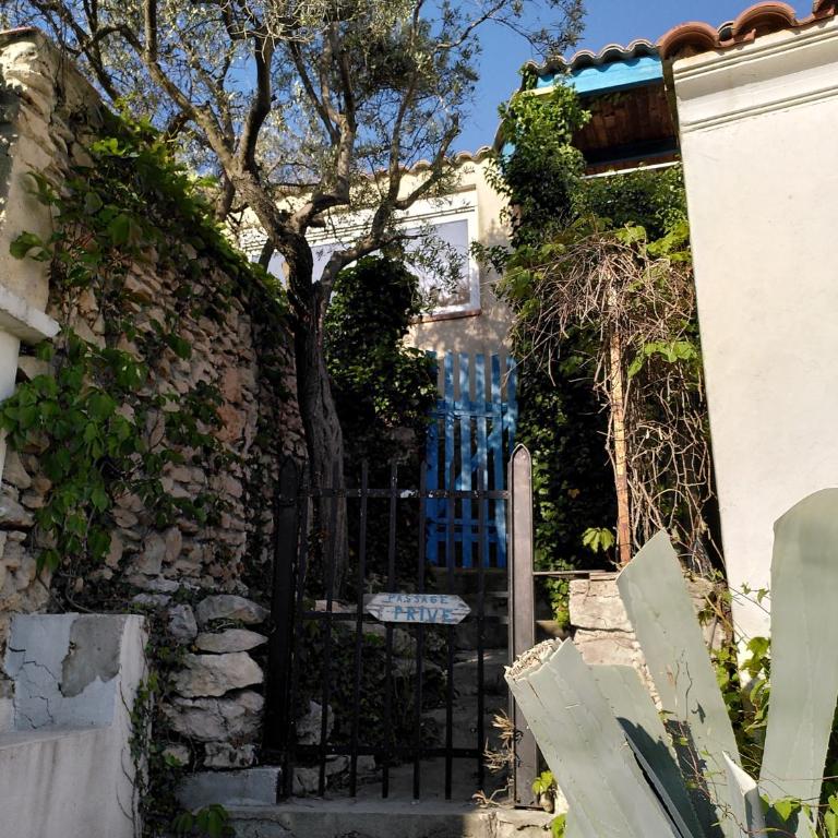 Petite maison bord et vue mer, 55 m2 - Two-Bedroom House - 2
