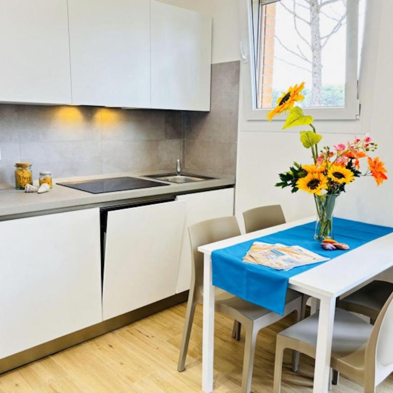 Comfy apartment with balcony - Apartment - 8