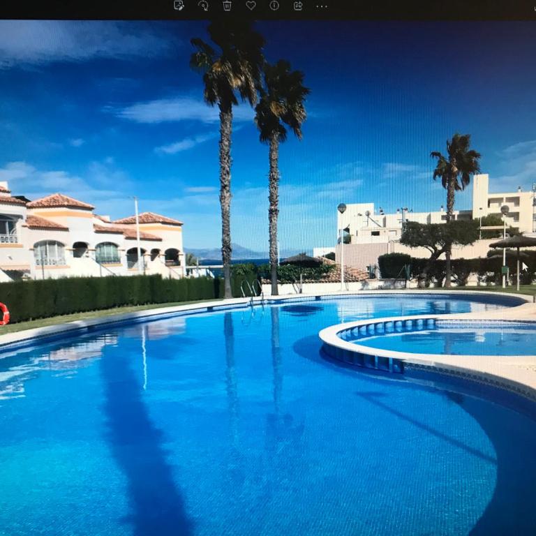 CASA FAMILIAR 3 HABITACIONES GRAN ALACANT alicante - Three-Bedroom House - 1