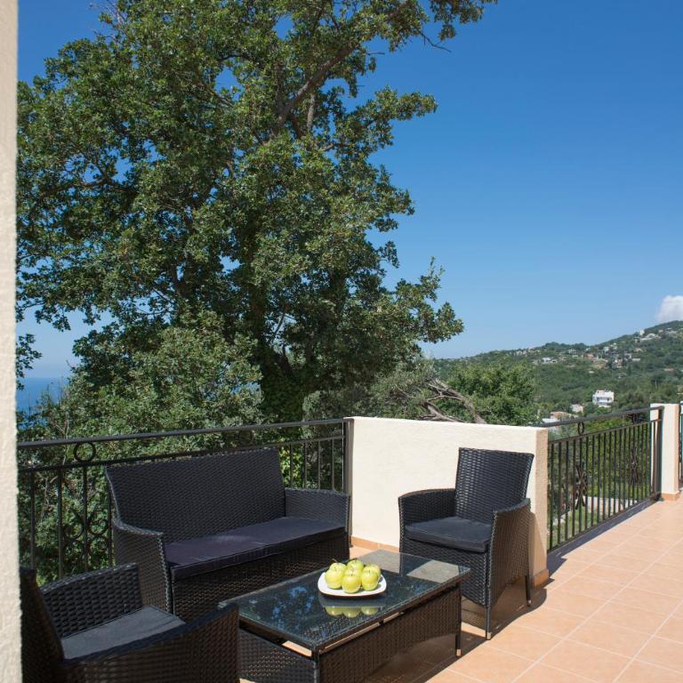Berg Apartments - Two-Bedroom Apartment with Terrace and Sea View - 19