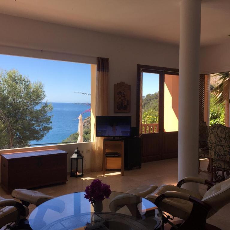 Casa Calaiza - Three-Bedroom House - 6
