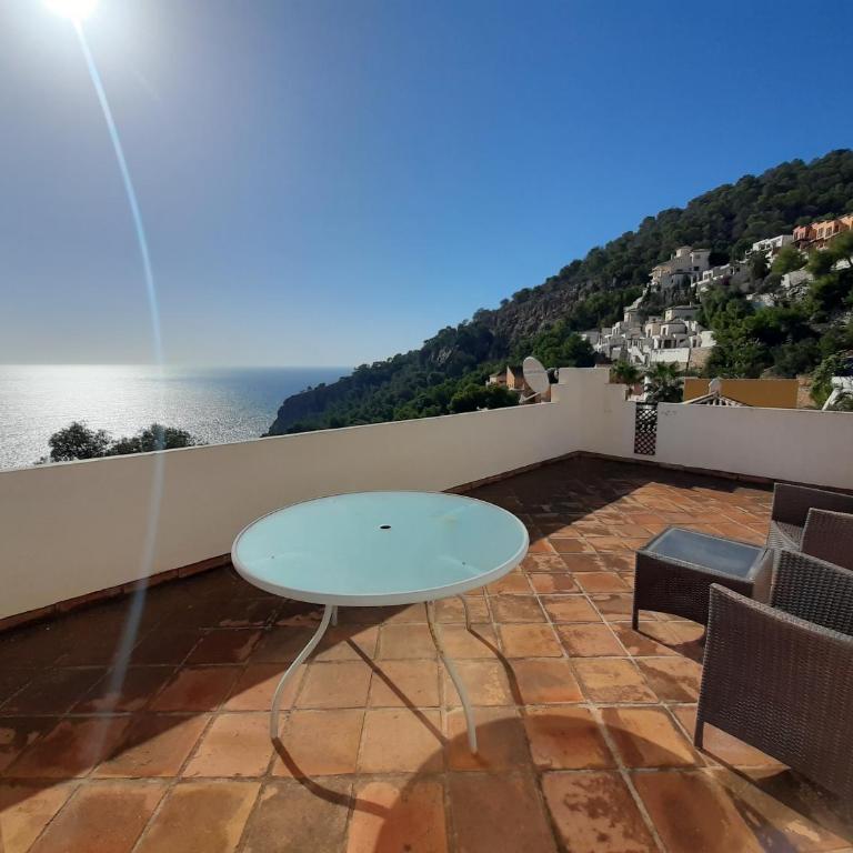 Casa Calaiza - Three-Bedroom House - 18