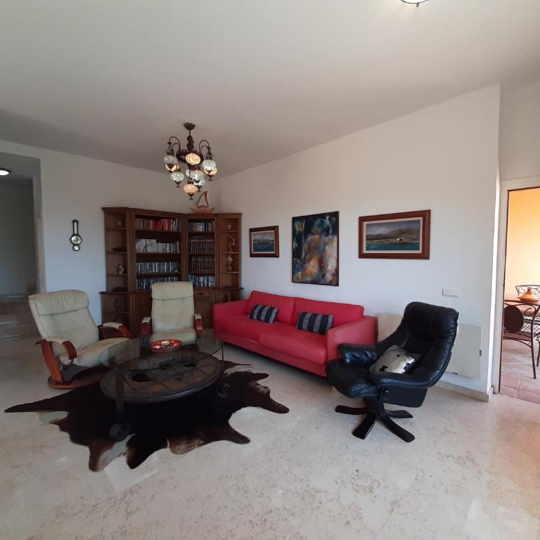 Casa Calaiza - Three-Bedroom House - 28