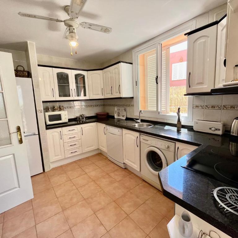 Casa Calaiza - Three-Bedroom House - 29