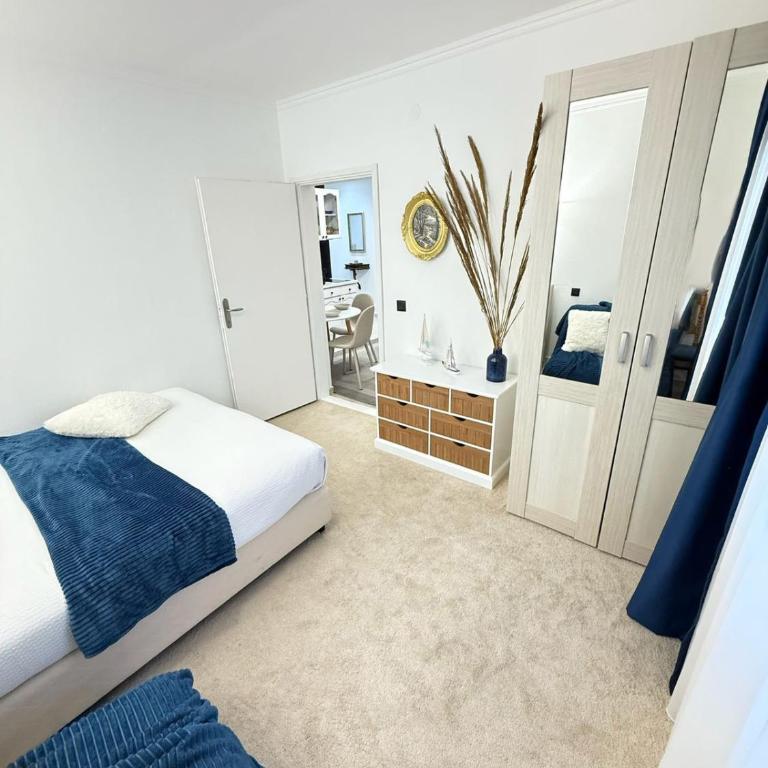 Aurora Apartment - Two-Bedroom Apartment - 17