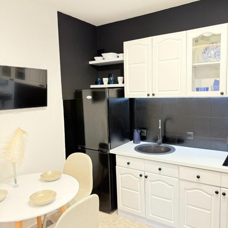 Aurora Apartment - Two-Bedroom Apartment - 20