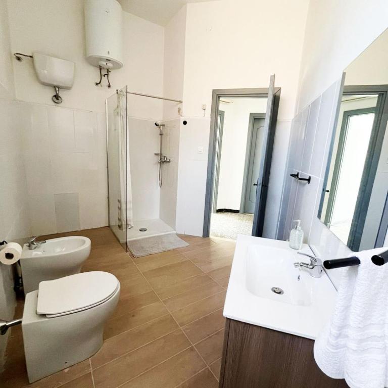 Nardo Beach Apartment 3 bedrooms - for large group acommodation - Beach and Culture nearby - Three-Bedroom Apartment - 10