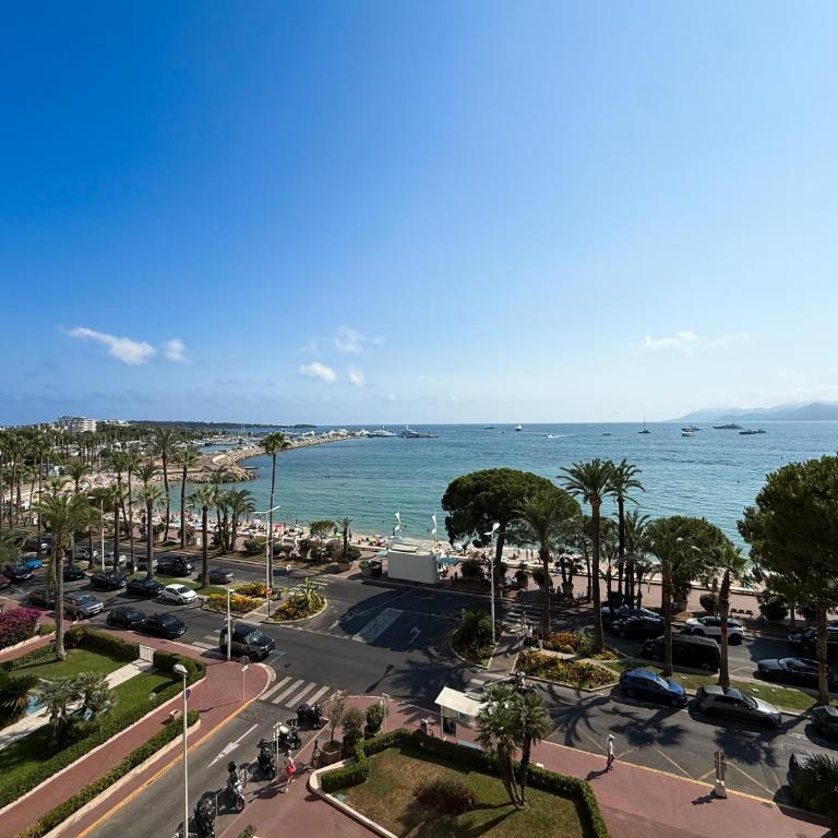 Sea View Apartment - Croisette - Appartement 2 Chambres avec Balcon et Vue sur la Mer - 2