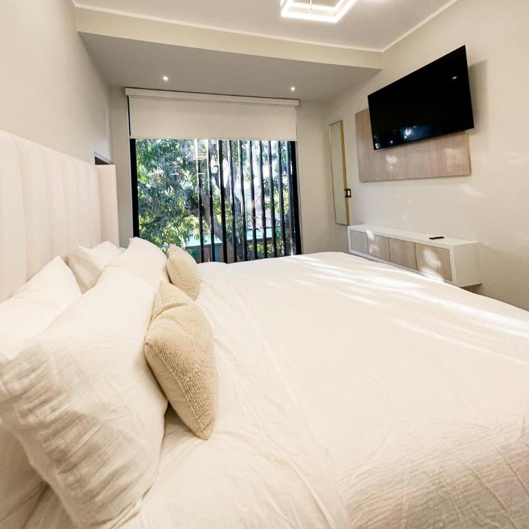 Alma Residence - Deluxe King Room - 3