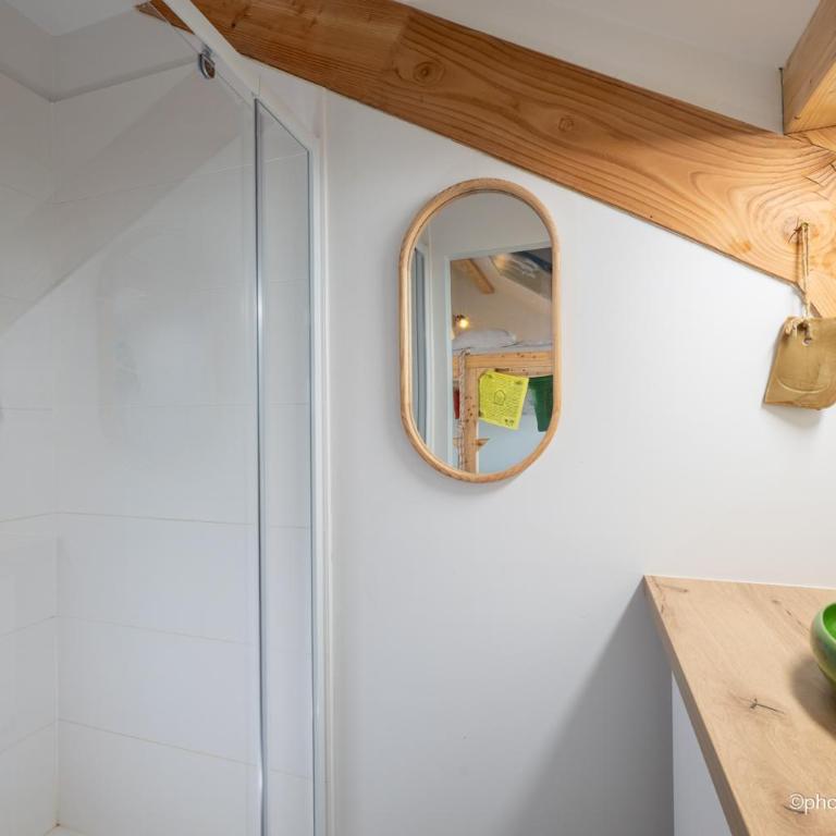 Maison Outhera - Chambre d'hôtes - Chambre Triple avec Salle de Bains Privative - 3