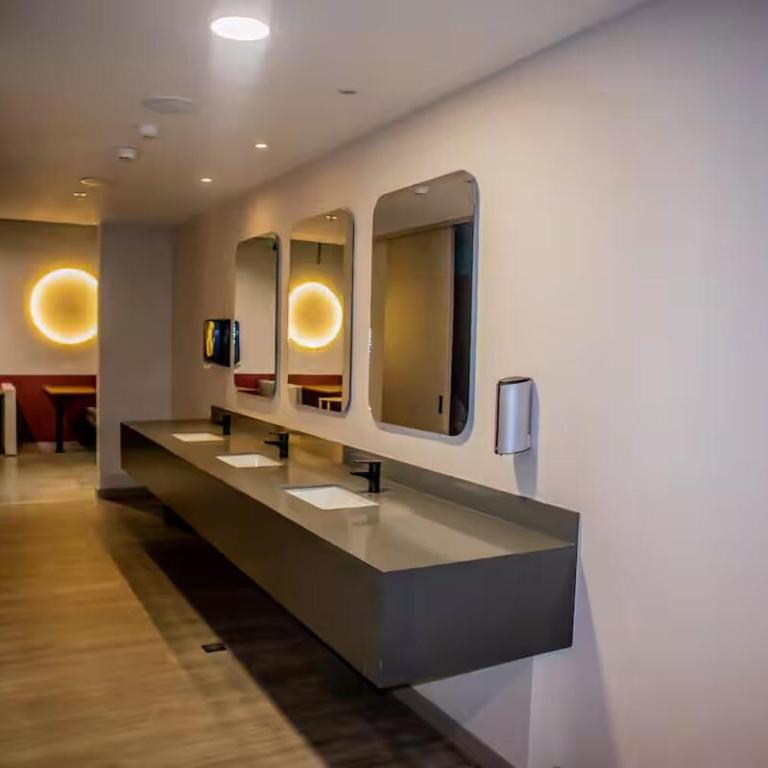 Luxury Poblado Apt Patio Bonito Brand New! Modern - Two-Bedroom Apartment with Balcony - 17