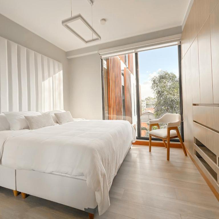 Alma Residence - Suite with Balcony - 1