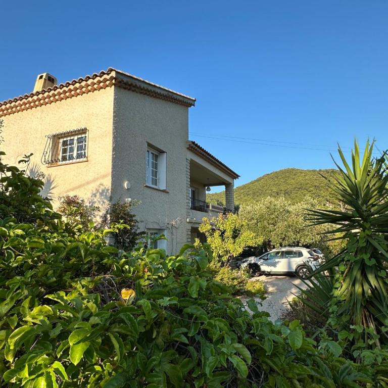 Haut de Villa classé 3 étoiles de 90m2, terrasse vue mer, plages à 5min - Appartement 3 Chambres - 25