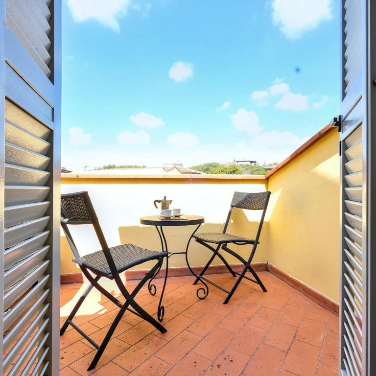 Wine Apartments Florence Barbaresco - Appartamento con 2 Camere da Letto e Terrazza - 1