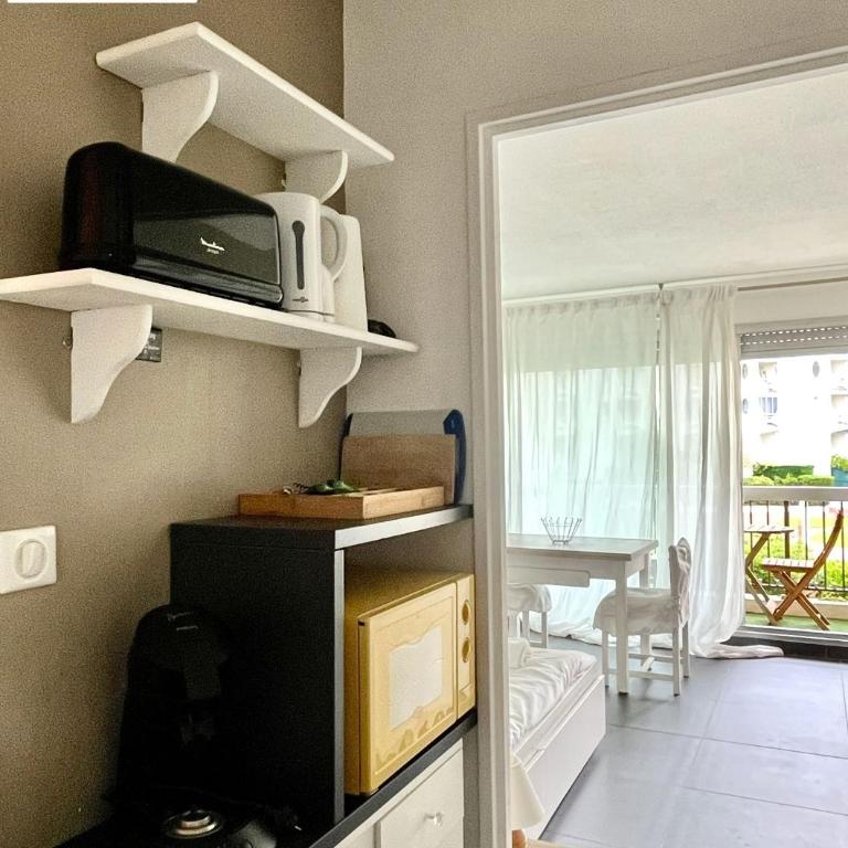 LE CLAPOTIS, Studio avec terrasse quartier port , wifi - Estudio - 11