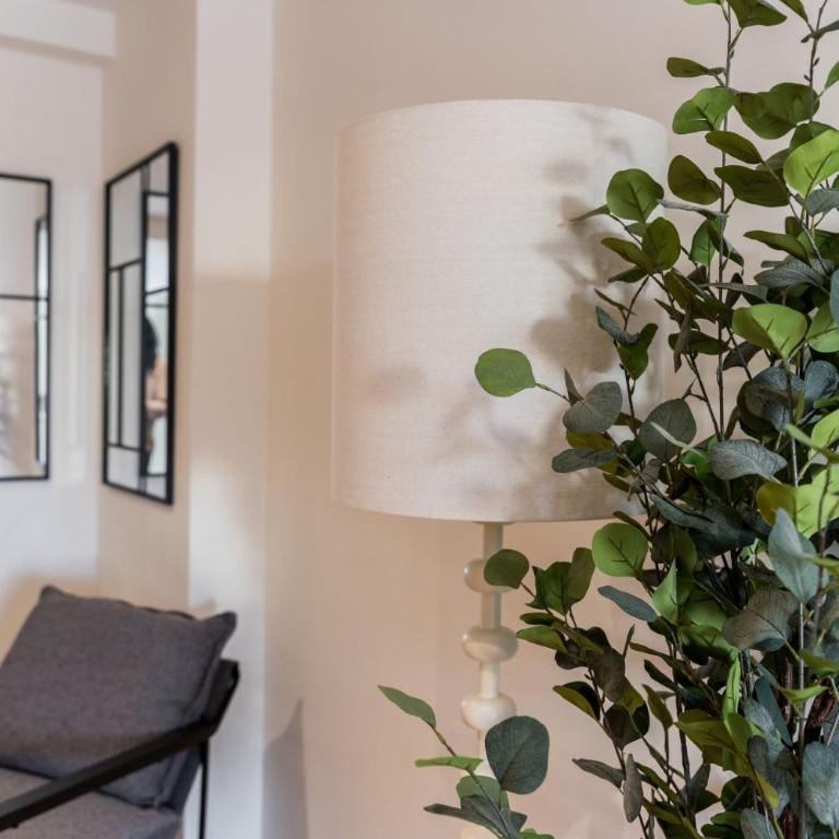 Modern and wide- 3Bd 25 Bth- Plaza Castilla - Three-Bedroom Apartment - 42