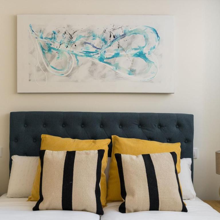 Modern and wide- 3Bd 25 Bth- Plaza Castilla - Three-Bedroom Apartment - 48