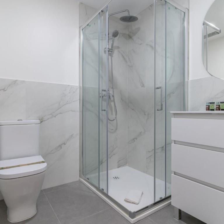Large with terrace- 2Bd 1.5Bth- Plaza Castilla - Apartamento de 2 dormitorios - 35
