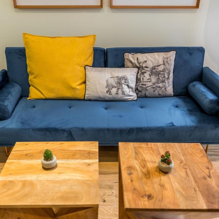 Bright and cozy- 1D 1B- Plaza Castilla - One-Bedroom Apartment - 3