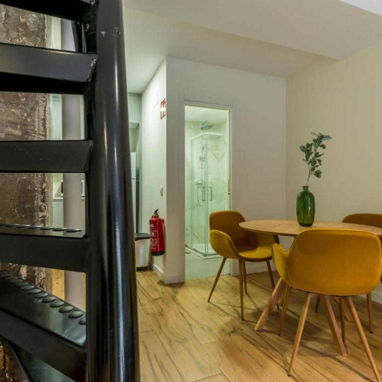 Bright and cozy- 1D 1B- Plaza Castilla - One-Bedroom Apartment - 7