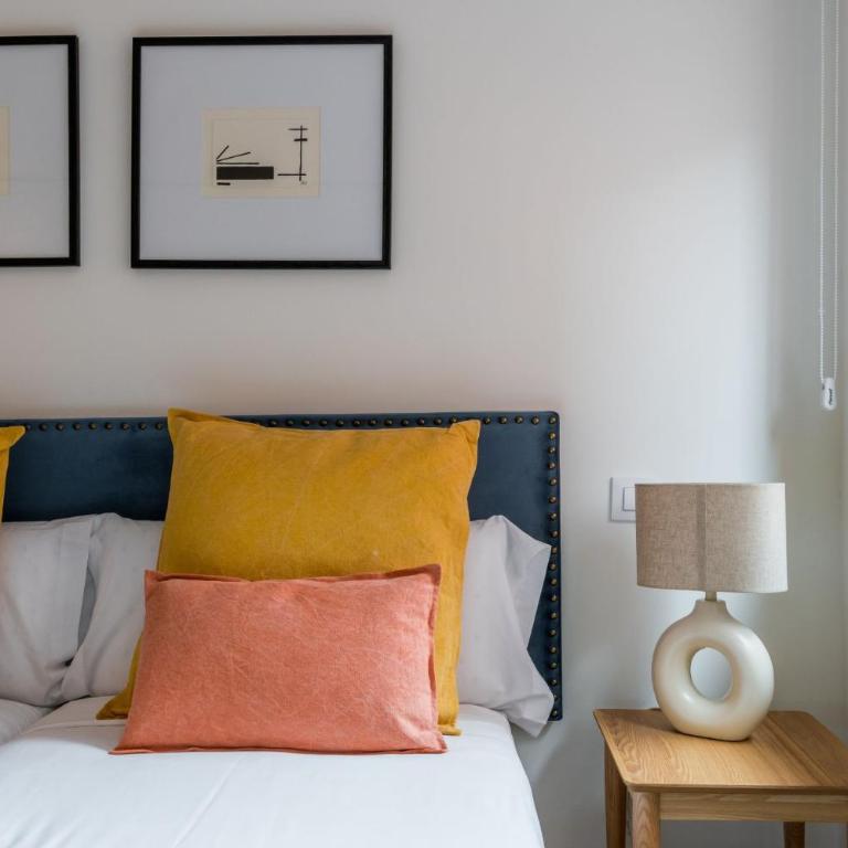 Bright and cozy- 1D 1B- Plaza Castilla - One-Bedroom Apartment - 23
