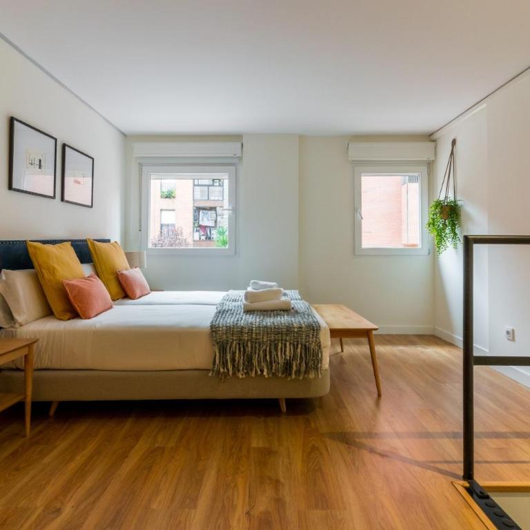 Bright and cozy- 1D 1B- Plaza Castilla - One-Bedroom Apartment - 21