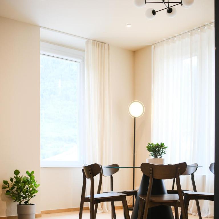 The Balcony Premium Apartment - 3 Min Walk to Bernina Express & Station - Apartment mit 1 Schlafzimmer, Balkon und Bergblick - 6