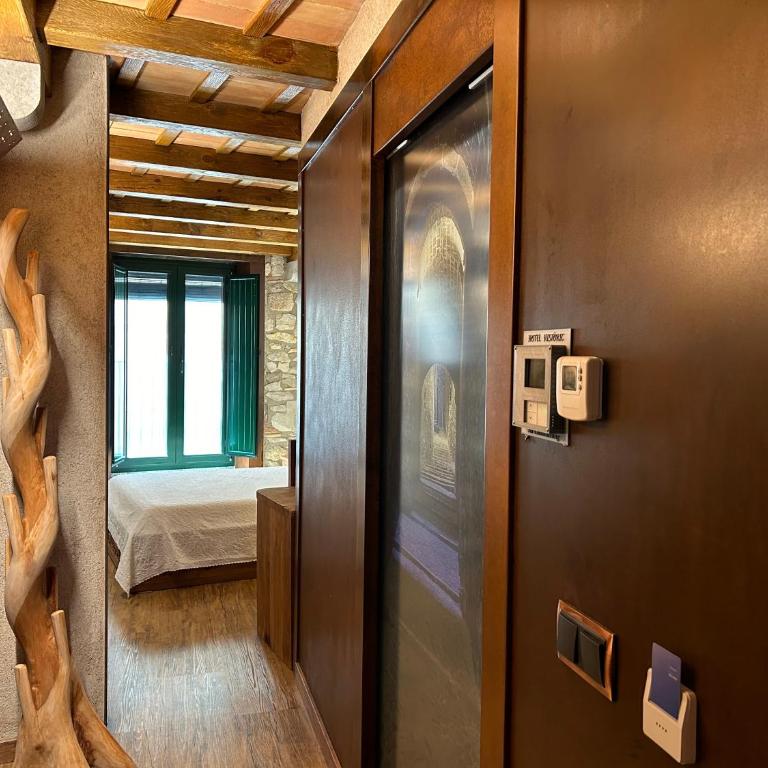 Hotel Històric - Habitación Individual Amplia - 3