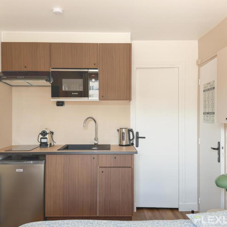 Charming 16m Studio in Paris 20 with shared terrace - Studio - 7