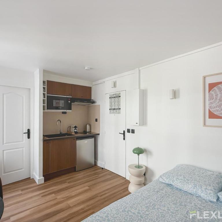 Charming 21m Studio in Paris 20 with shared terrace - Studio - 7